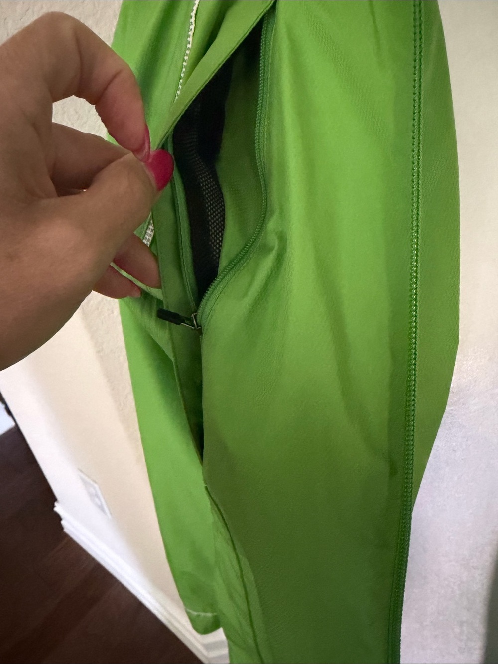 ASICS  Women's Green Running Jacket - Picture 7 of 7